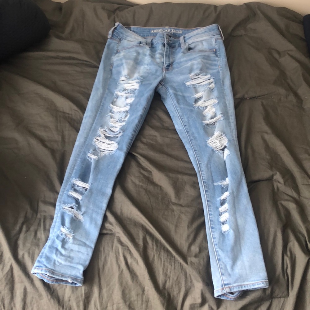 light colored ripped jeans super stretch